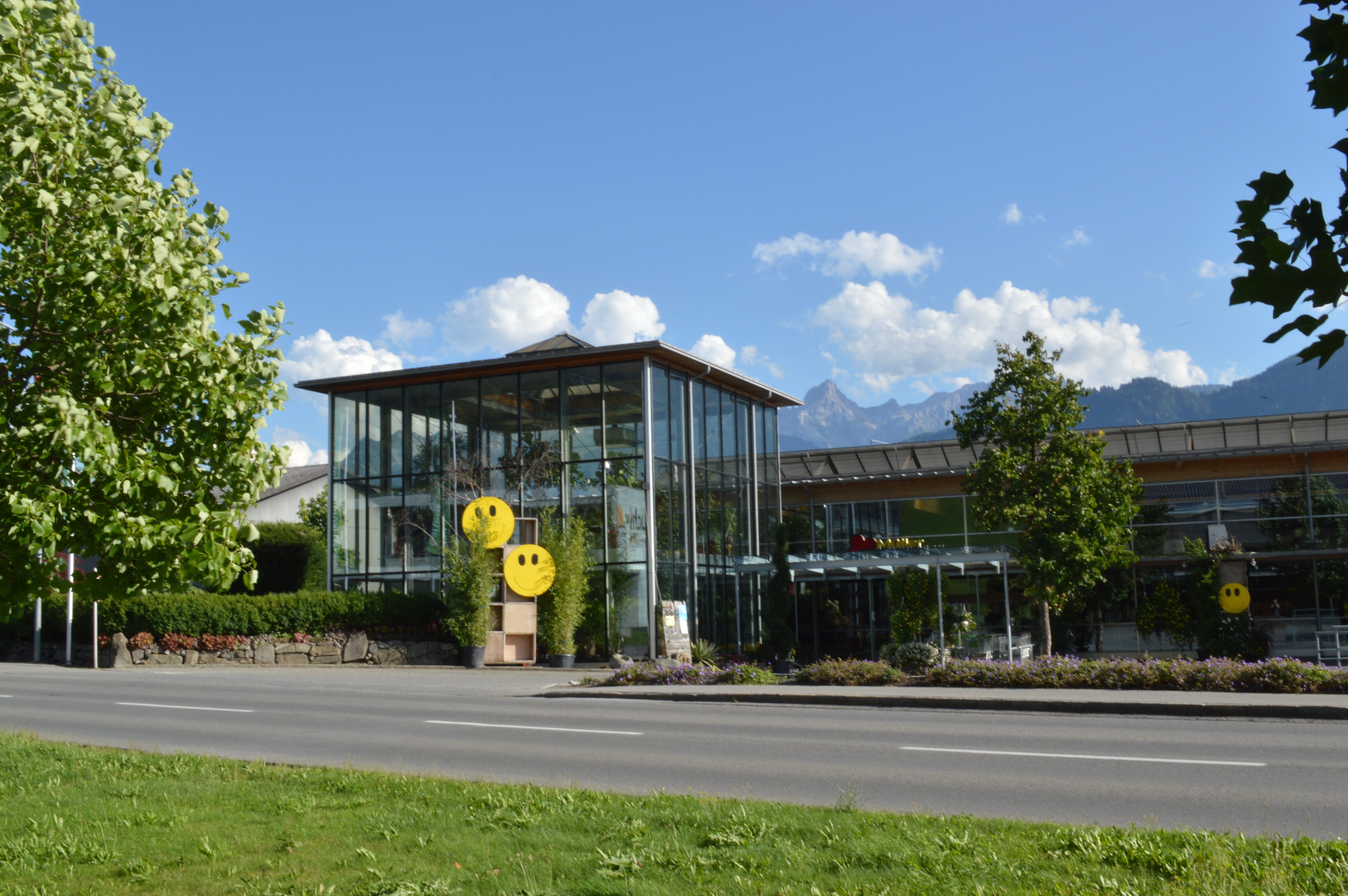 Unternehmen - Ansicht - Gebäude aussen von der Straße ...  - Ideengärtnerei Müller