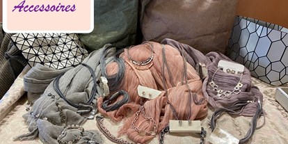 Händler - Produkt-Kategorie: Kleidung und Textil - Bernascheksiedlung - selbstgemachte Schmuckstücke im Onlineshop  www.piera.at - Piera