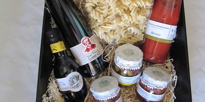 Händler - Produkt-Kategorie: Lebensmittel und Getränke - Stallberg (Stroheim) - Geschenkkorb ... individuell zusammengestellt bei Abholung im LaZia - LaZia - das Beste aus Italien!