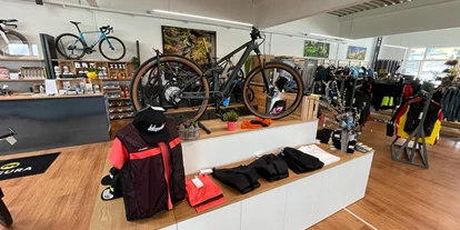 Händler - Produkt-Kategorie: Kleidung und Textil - Voregg - Bikepalast Salzburg