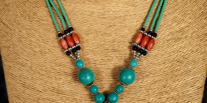 Händler - Zahlungsmöglichkeiten: Sofortüberweisung - Perleiten - 022 Halskette aus Nepal €55 - Galerie der Sinne - Mattsee