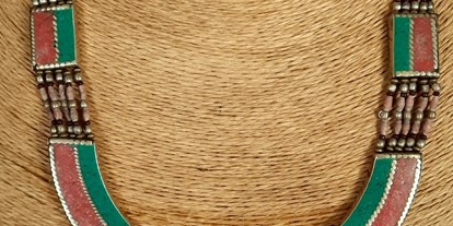 Händler - Produkt-Kategorie: Kleidung und Textil - Baumgarten (Munderfing, Schalchen) - 024 Halskette aus Nepal €59 - Galerie der Sinne - Mattsee