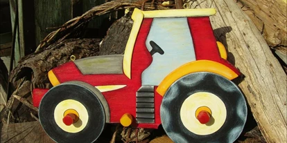 Händler - Produkt-Kategorie: Möbel und Deko - Laim - KinderGargerobe * Traktor * - HolzHexe