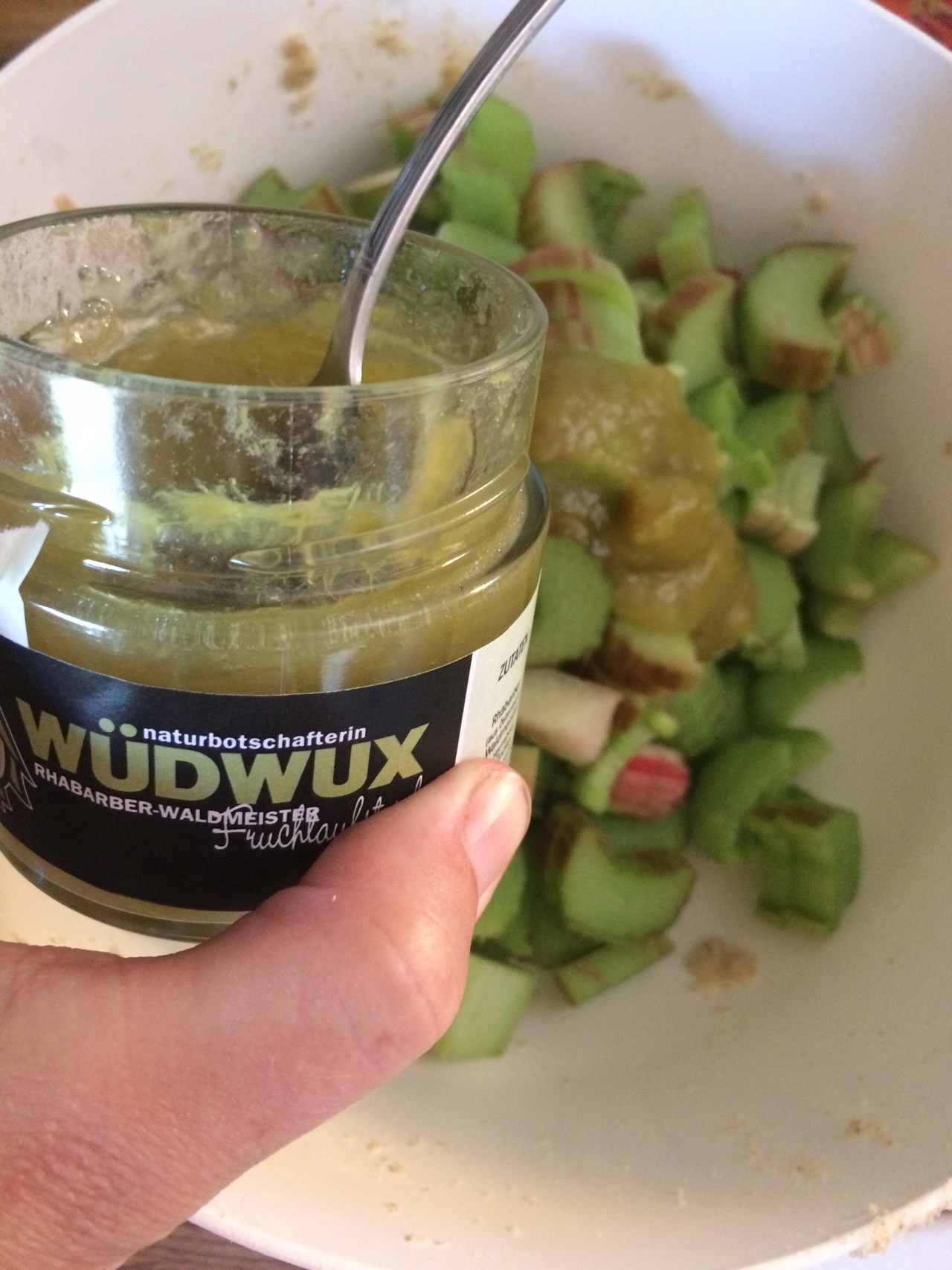 Wüdwux  Produkt-Beispiele Oxymele, Kräuterpulver, Essigreduktionen, uvam 