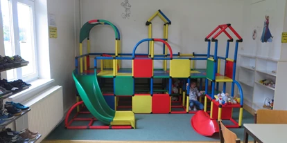 Händler - überwiegend regionale Produkte - Traunviertel - unser beliebter Kinderspielplatz indoor - leider jetzt verwaist! - schuhschuh Köck Handelsgesellschaft mbH
