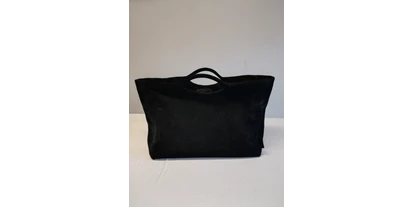 Händler - PLZ 5161 (Österreich) - Nubukleder Tasche schwarz - ein besonders UNIKAT - Textilwerkstatt