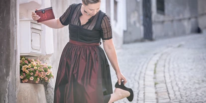 Händler - überwiegend regionale Produkte - Traunviertel - Buchclutch Goethe - Bernanderl Upcycling