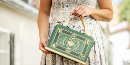 Händler - überwiegend regionale Produkte - Traunviertel - Buchhandtasche Brehm's Tierleben - Bernanderl Upcycling