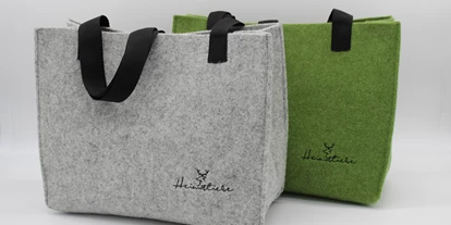 Händler - PLZ 5542 (Österreich) - Tasche, Einkaufstasche, Wollfilz, bestickt - Heimatliebe
