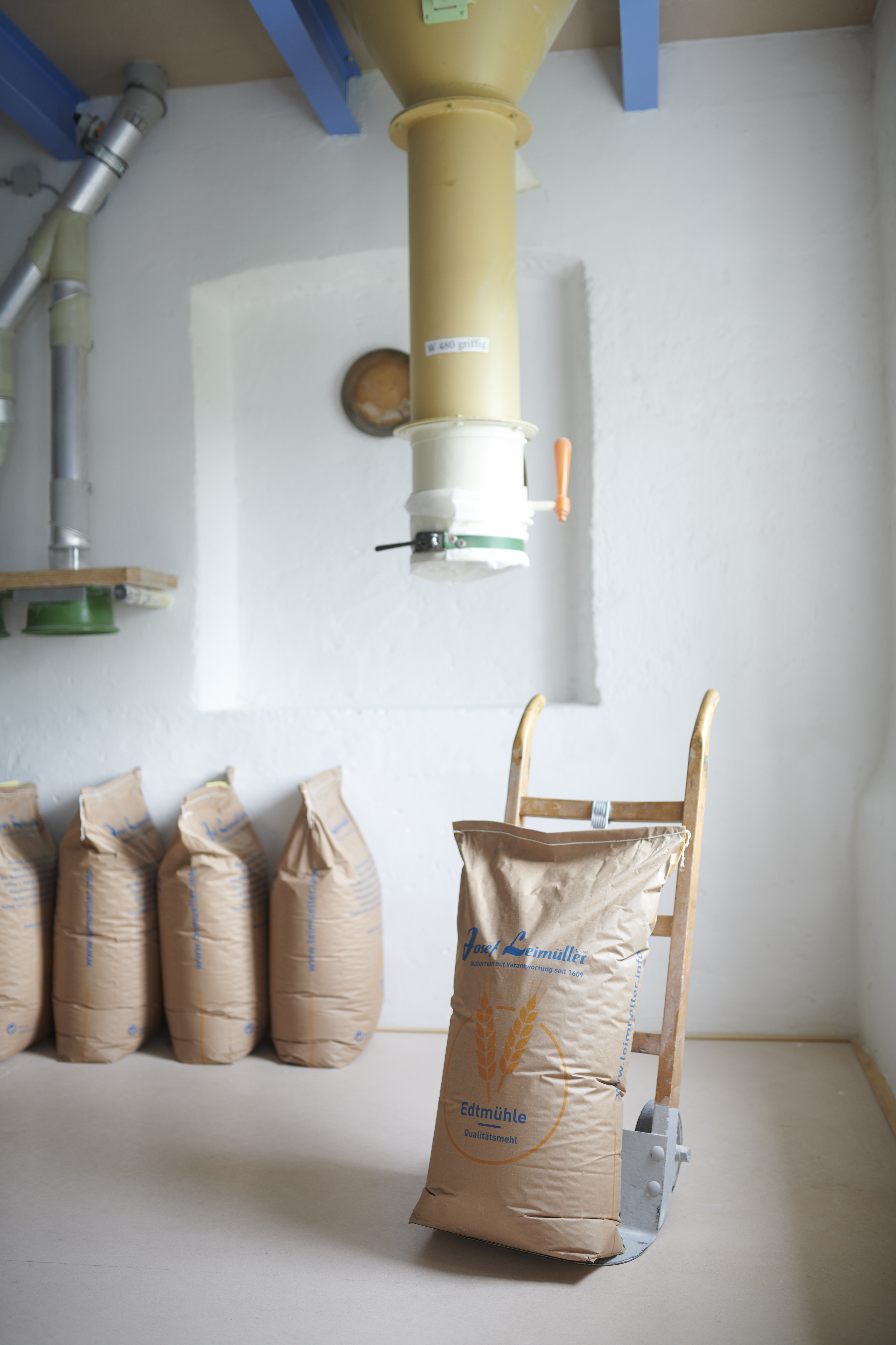 Händler - PLZ 5203 (Österreich) - Das Mehl, bereit zur Auslieferung! - Josef Leimüller GmbH, Edtmühle