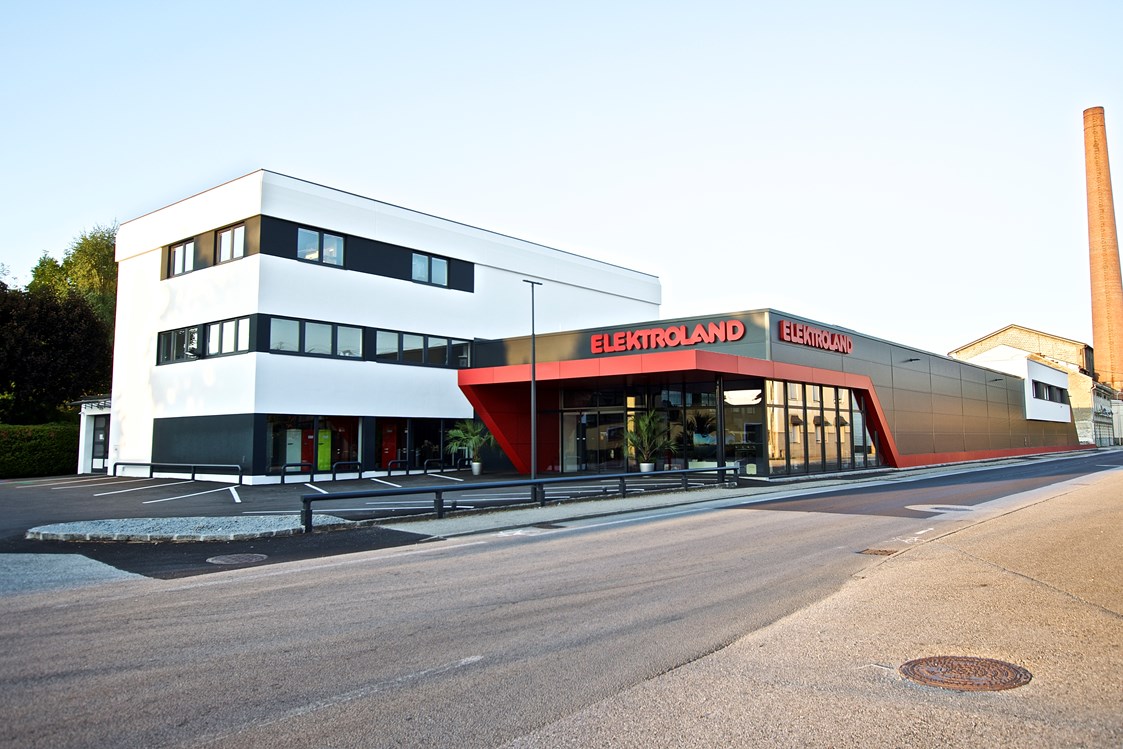 Unternehmen: Unser Fachhandelsgeschäft in Mattighofen. - Elektroland GmbH