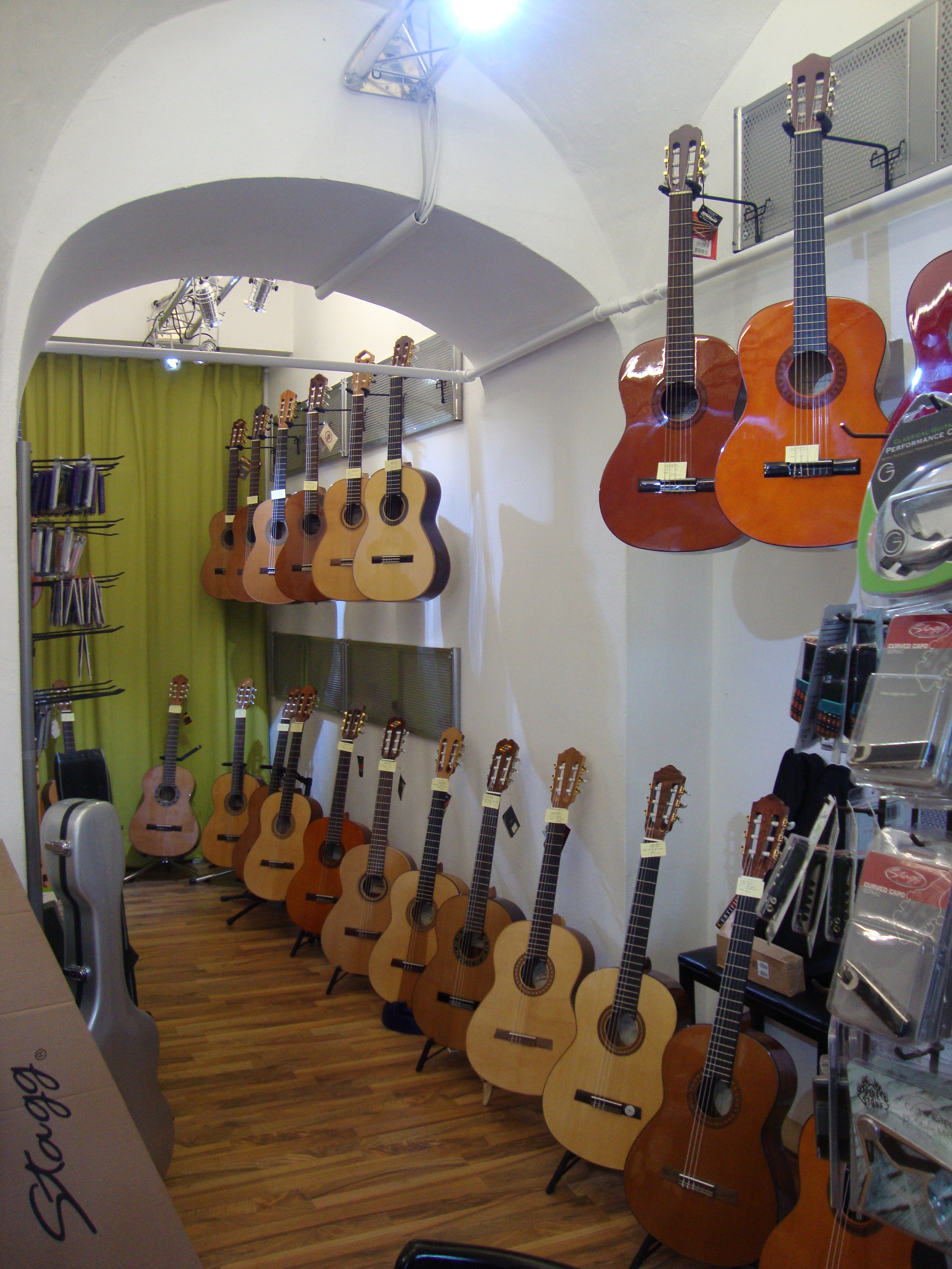 Händler - PLZ 1030 (Österreich) - Musikhaus Kerschbaum 