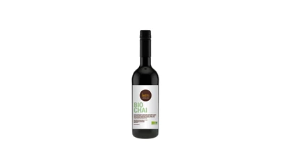 Händler - Feldkirchen bei Graz - Unser Barista´s Bio Chai Extrakt ist nicht nur richtig köstlich er ist auch sehr einfach zu verarbeiten. Einfach 1.5cl (2 Pump) Extrakt mit 0,3l der gewünschten Milch (Vollmilch, Mandel-, Soja- Reis- oder Hafermilch) aufgießen, umrühren und fertig! Schmeckt mit heißer Milch, aber auch mit kalter Milch und Eiswürfeln richtig gut. Mit einem Blender zaubert man sehr einfach ein herrliches Frappe. - Barista’s Kaffee