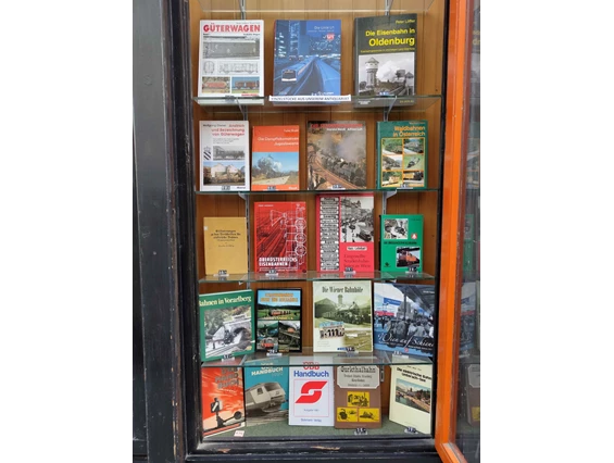 Unternehmen: Antiquariat - Buchhandlung und Antiquariat www.dermauritz.at