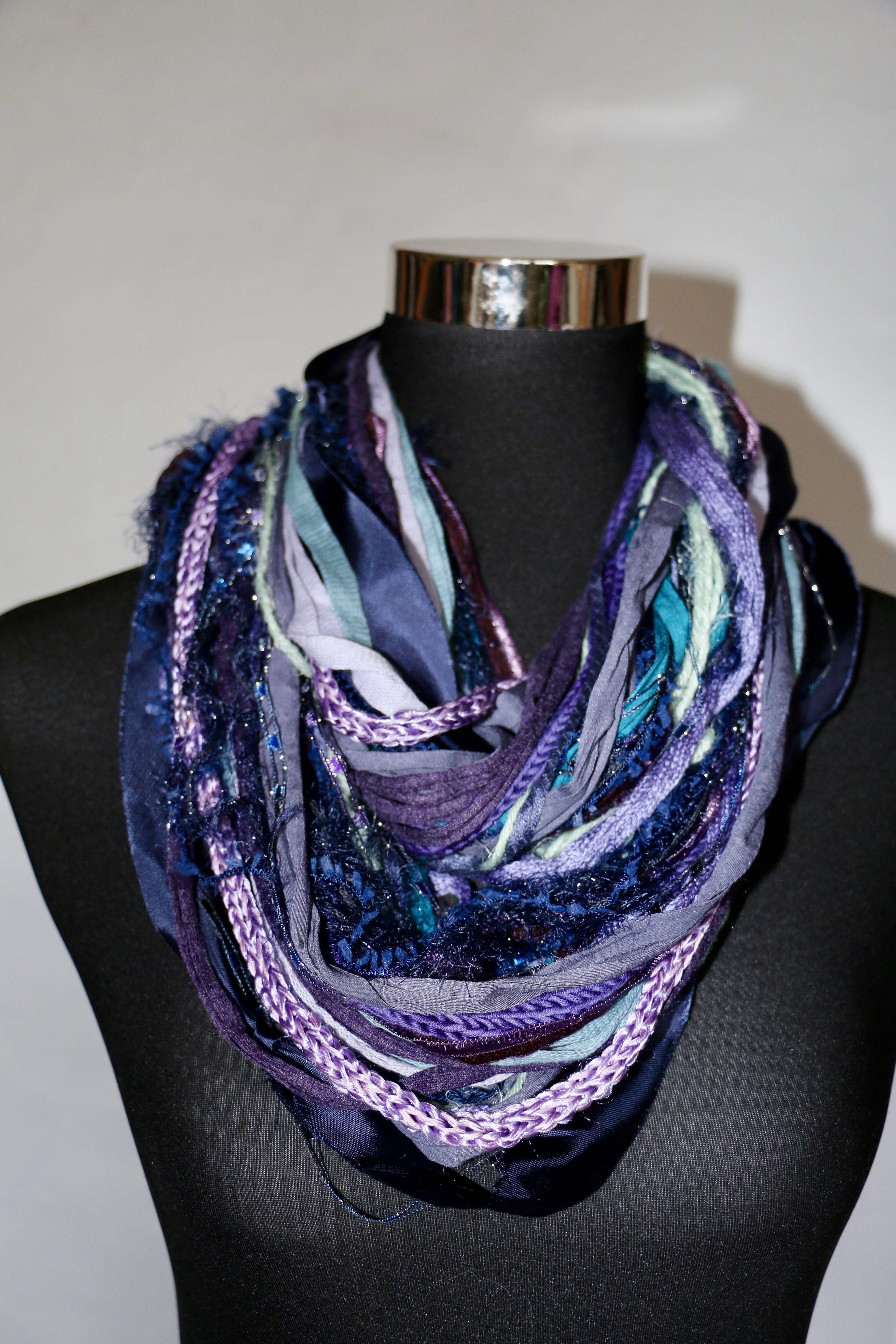 dreams4knit Produkt-Beispiele Strickbandschal EVENING TRAIN