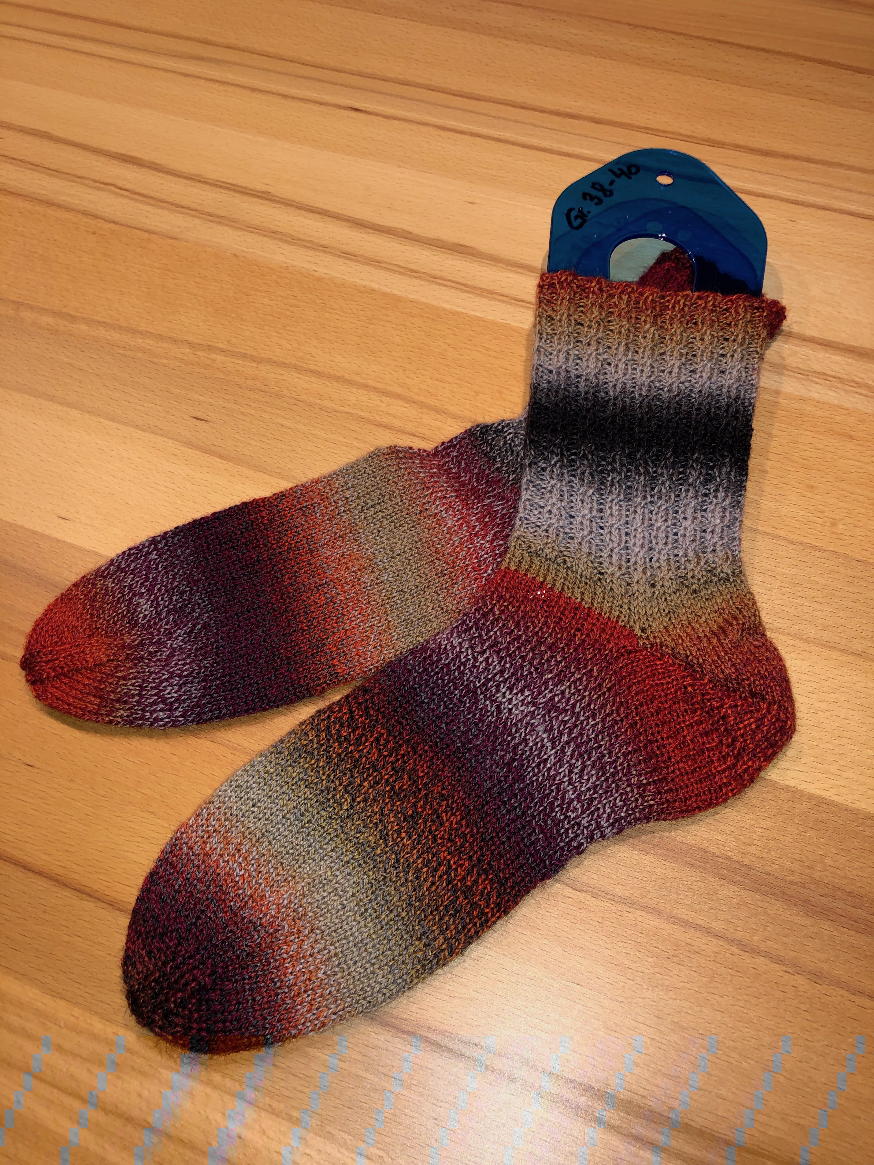 dreams4knit Produkt-Beispiele Socken SCHOKOLADESEITE