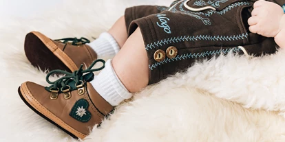 Händler - PLZ 5161 (Österreich) - Hose Bopser kurze blau
Socken Edelweiß
Schuhe Alpen - MOGO