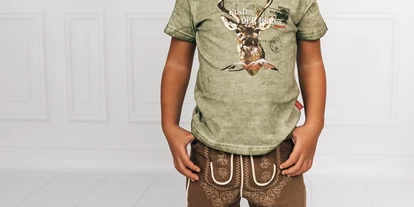 Händler - PLZ 5161 (Österreich) - Shirt Kind der Berge
Hose Bopser kurz hell - MOGO