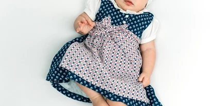 Händler - PLZ 5161 (Österreich) - Dirndl Calanda 
Kopftuch Bambi
Dirndlbody kurzarm - MOGO