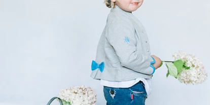 Händler - PLZ 5161 (Österreich) - Kopftuch Waldhorn
Shirt Zuckerhütl
Jeansoptiklederhose Lavarella Panty
Jacke Waldhorn - MOGO