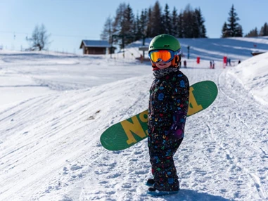 Unternehmen: Snowboards zum Verleihen, Snowboardkurs für Kinder auf der Emberger Alm - Drausport/Oberdrautaler Sportschule, Shop und Sportschule - Waltraud Sattlegger