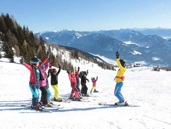 Unternehmen: Oberdrautaler Ski- und Sportschule: Skischule und Ausrüstung für Erwachsene und Kinder - Drausport/Oberdrautaler Sportschule, Shop und Sportschule - Waltraud Sattlegger