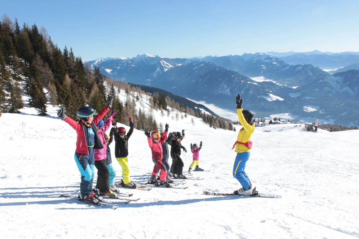 Unternehmen: Oberdrautaler Ski- und Sportschule: Skischule und Ausrüstung für Erwachsene und Kinder - Drausport/Oberdrautaler Sportschule, Shop und Sportschule - Waltraud Sattlegger