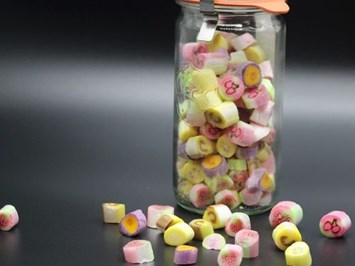 Naschkiste Produkt-Beispiele Bunte Zuckerl Mischung im Glas von Nobnob