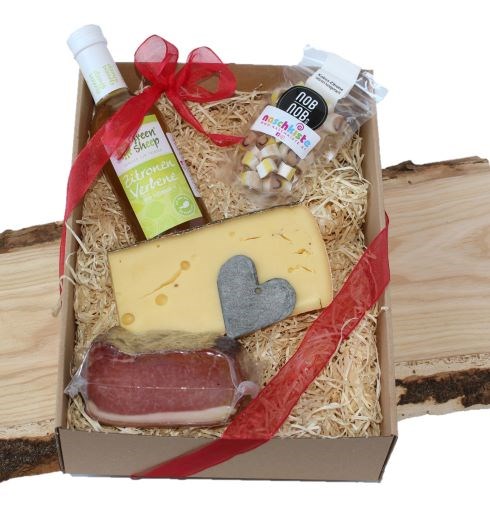 Naschkiste Produkt-Beispiele GeschenkboxenGeschenkbox Schmankerlbox  Blümli-Käse, Karree Speck, Kokos-Zitrone Zuckerl, S