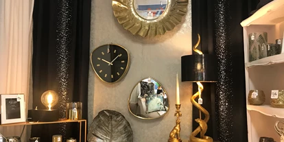 Händler - PLZ 5161 (Österreich) - Gold und Schwarz in Kombination einfach wunderschön, Leinenvorhänge mit Strass Kristalle.  - WOHNfühlen Elisabeth Wieder-Enderle