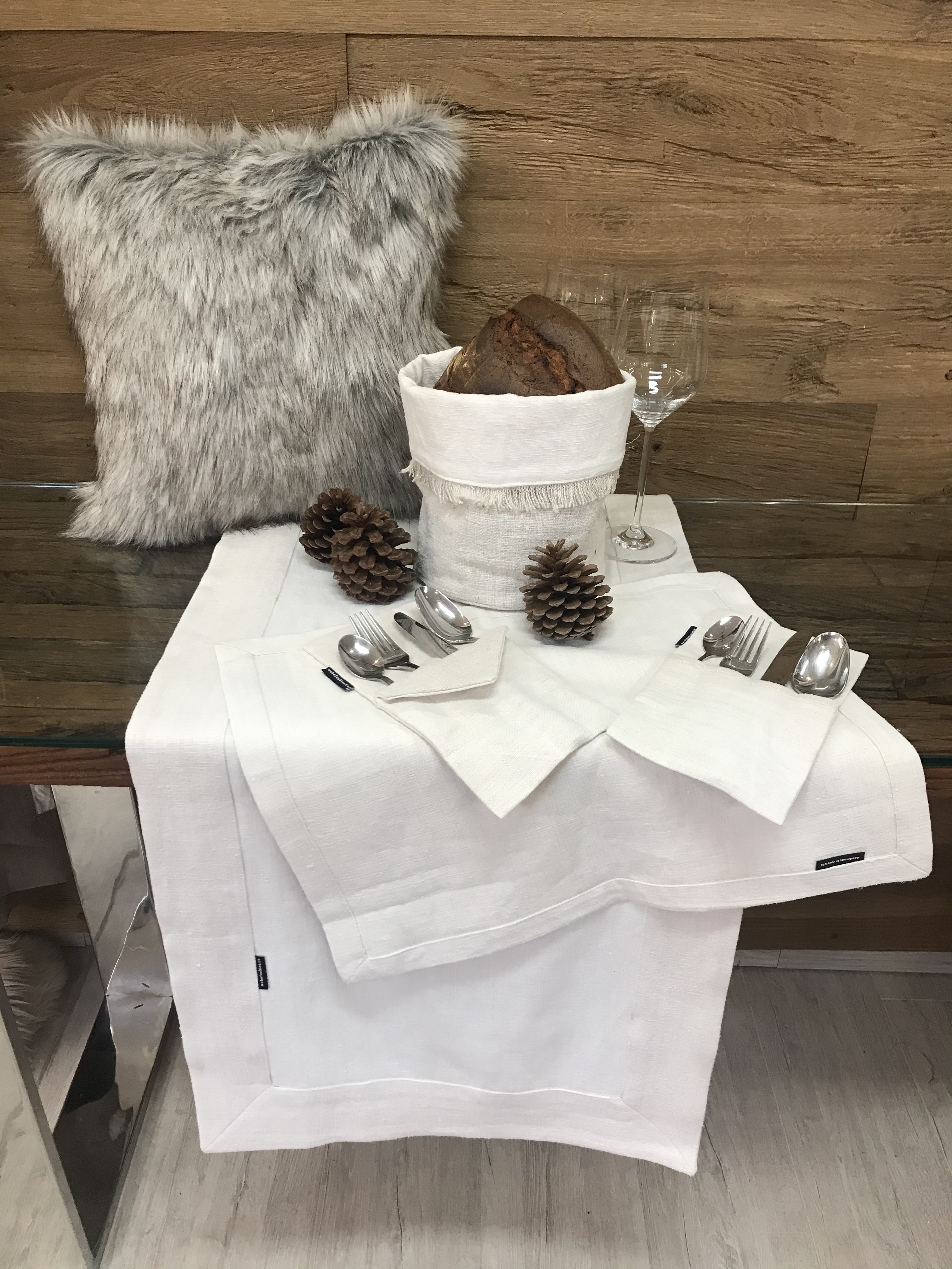 WOHNfühlen Elisabeth Wieder-Enderle Produkt-Beispiele Brotkörbchen, Tischläufer, Tischset, Bestecktaschen