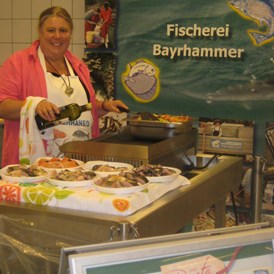 Direktvermarkter: Zubereitung heimischer Fischprodukte / frisch und veredelt - FISCHEREI Bayrhammer
