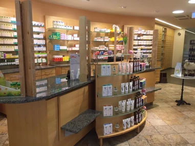 Betrieb: Schutzwand Aus Plexiglas  - Einrichtungswerkstätte Gross GMBH & COKG