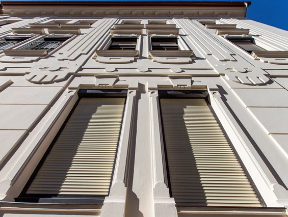 Betrieb: Fassade Hoffmanngasse - Malerei Hofer