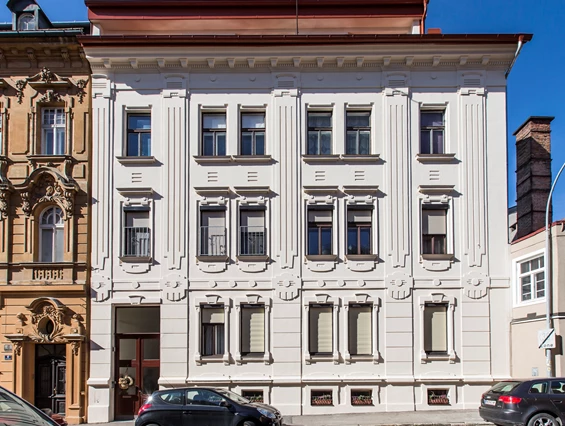 Betrieb: Fassade Hoffmanngasse - Malerei Hofer