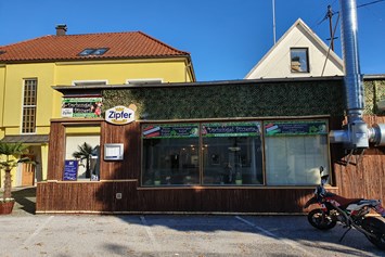 Wirtshaus: Geschäft, Straßeseit - Andras Sipos