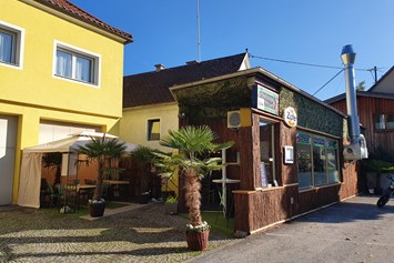 Wirtshaus: Geschäft mit Terrasse - Andras Sipos