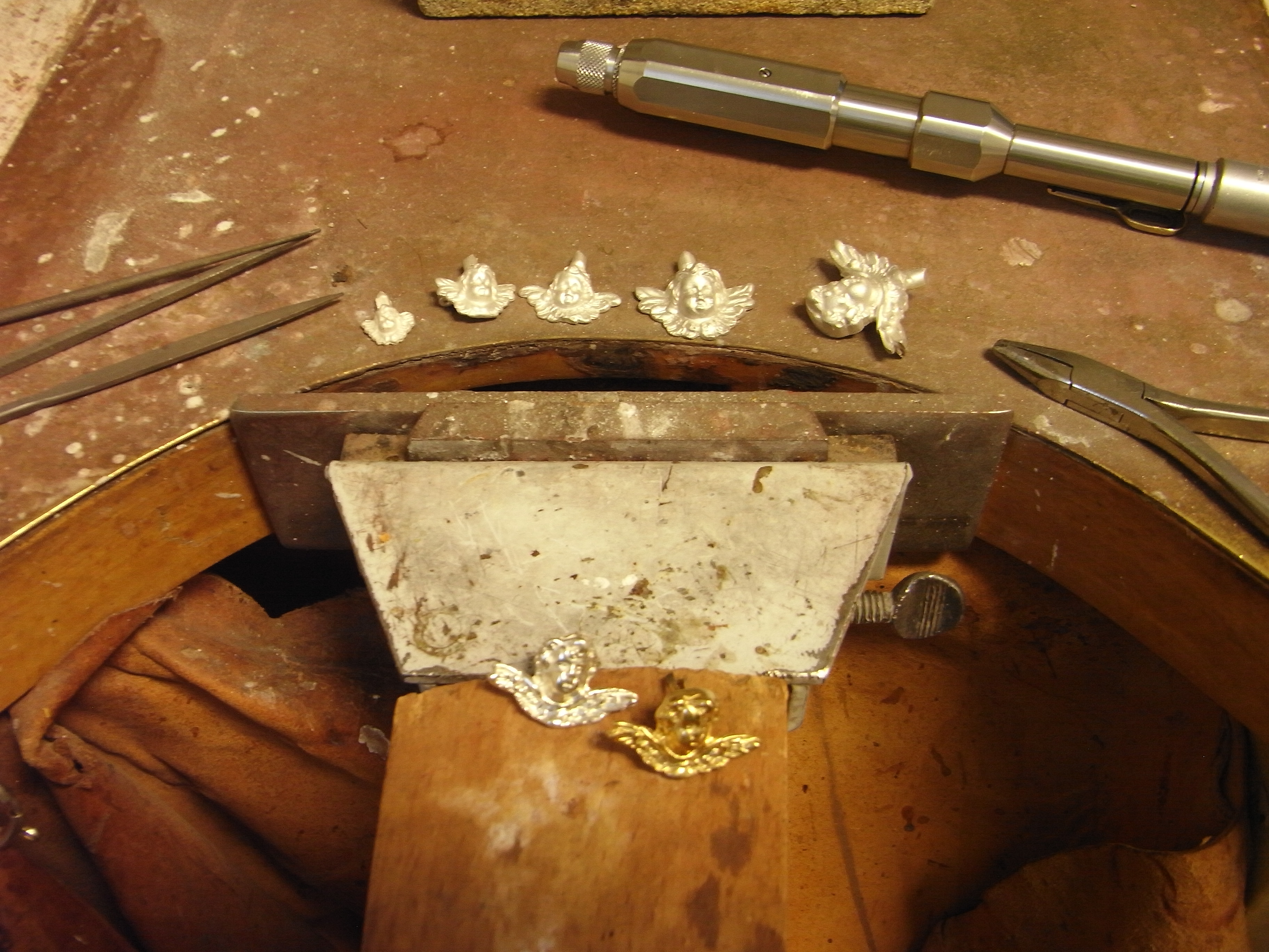 GoldschmiedeMOLLINGOptik Leistungsübersicht Reparieren und Anfertigen von Schmuck