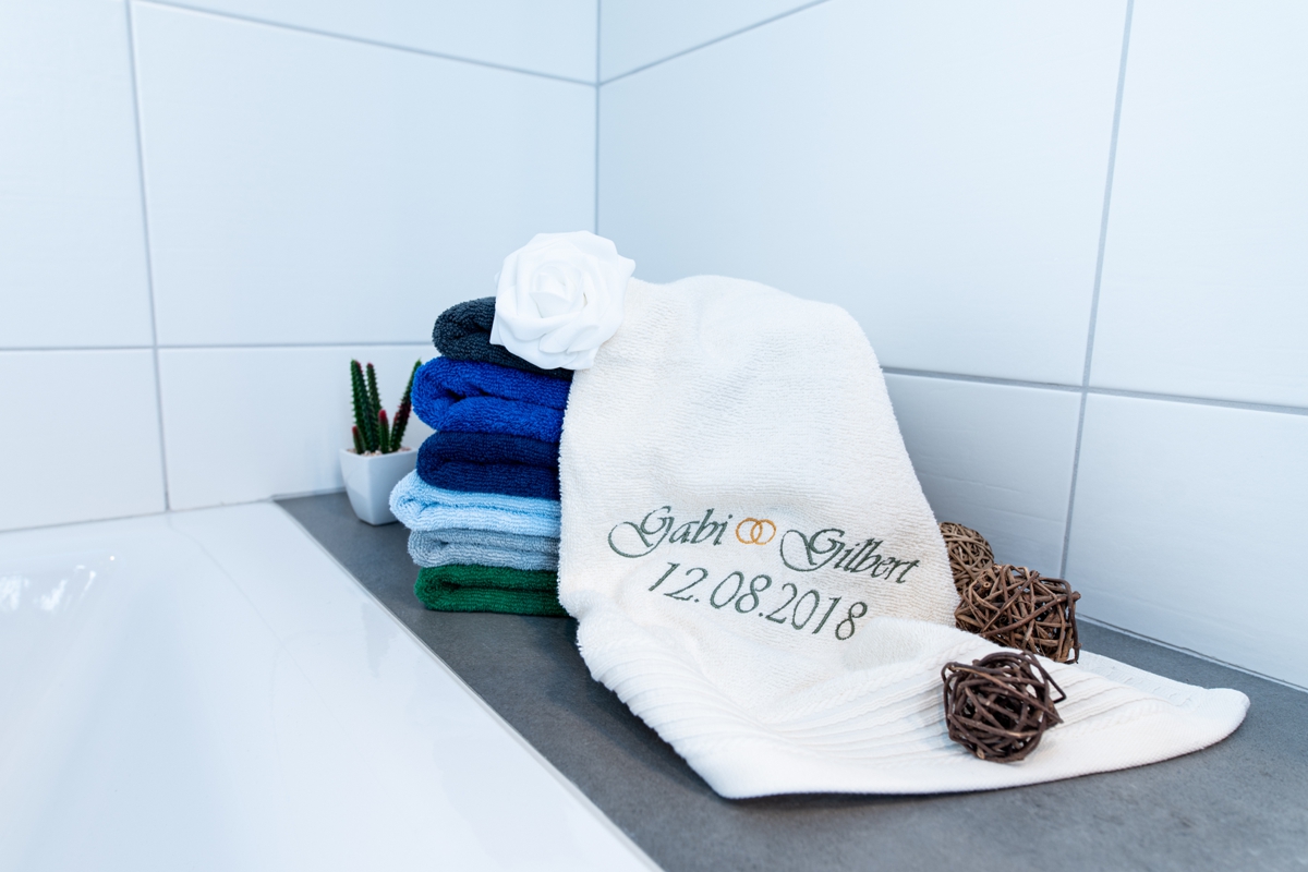 Händler - Hochzeitsmotiv Handtuch - Weberei & Druckerei Zimmerbauer