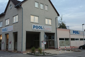Unternehmen: Geschäftslokal PoolandLiving in Stockerau mit Parkplatz - PoolandLiving