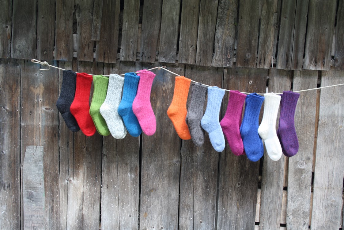 Unternehmen: kuschelige Wollsocken in trendigen Farben

ob für Arbeit, Sport oder auf der Couch - eine Wohltat für die Füße - Huber Strick/Walkwaren    Wollwarenerzeugung
