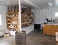 Direktvermarkter: Unser Shop in Esternberg immer Freitag von 15:00 bis 18:00 geöffnet - Sensoleo e.U. Atherische Öle aus Esternberg