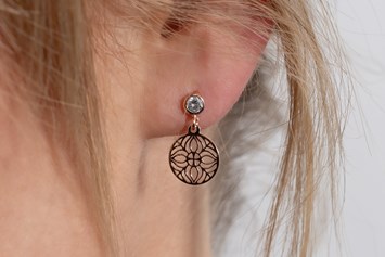 Unternehmen: Mandala Ohrringe in Rosé, mit Zirkonia Stein - TomCrow Jewellery
