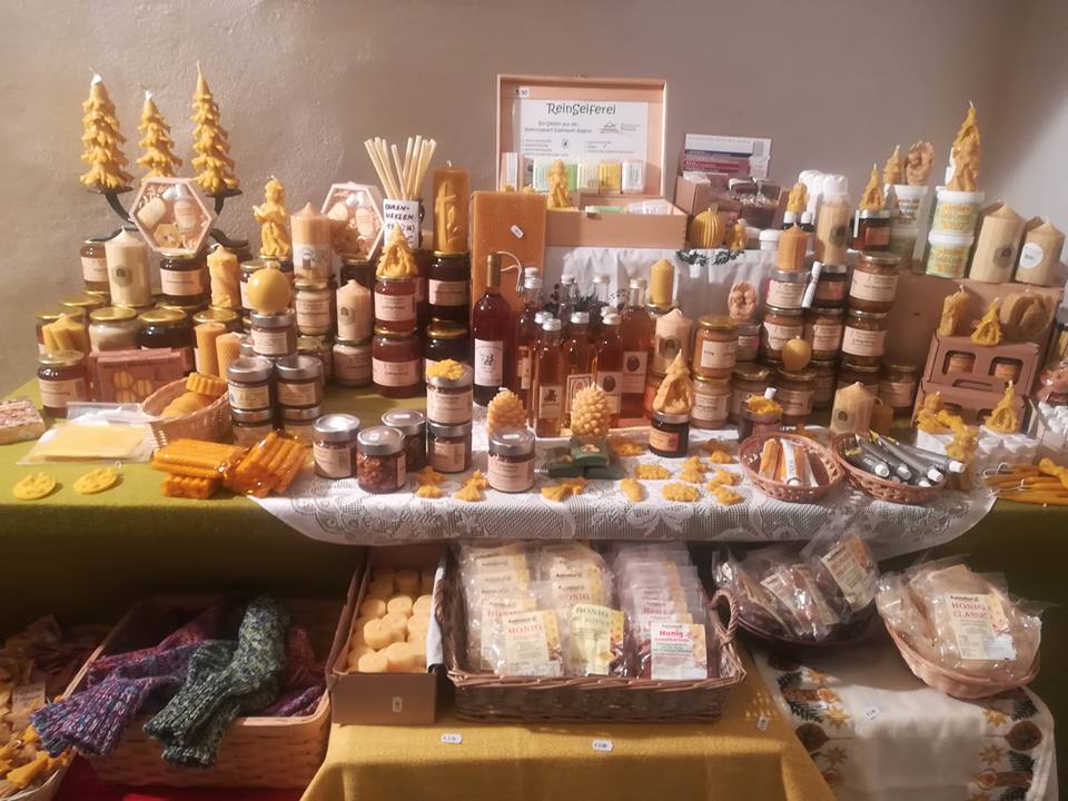 Händler - Oberösterreich - Marktstand am Weinberger Advent - Bio Imkerei Russmann wir Imkern in der Nationalpark Kalkalpen Region . 