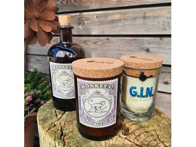 Direktvermarkter: Kerzen in upgecycelten Gin-Flaschen - Cam&Leon