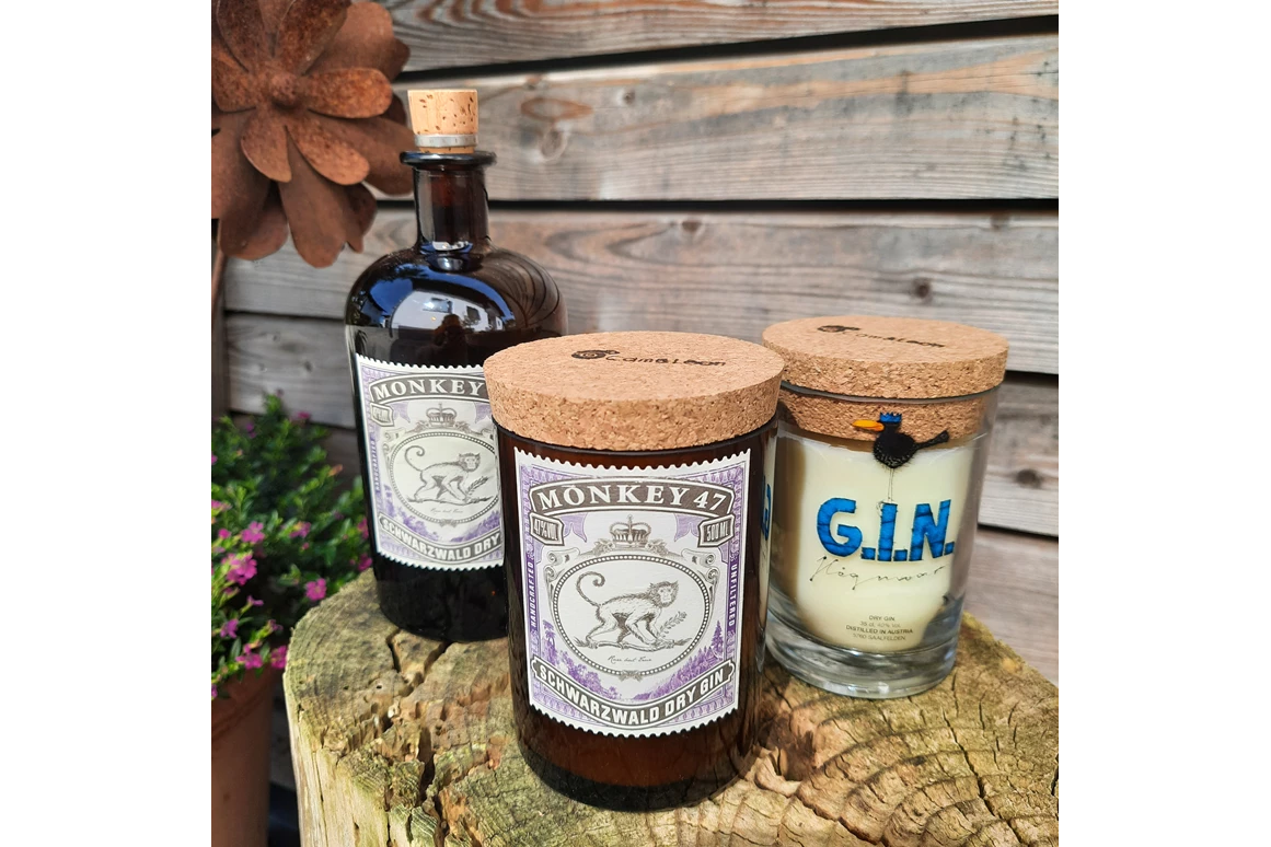 Direktvermarkter: Kerzen in upgecycelten Gin-Flaschen - Cam&Leon