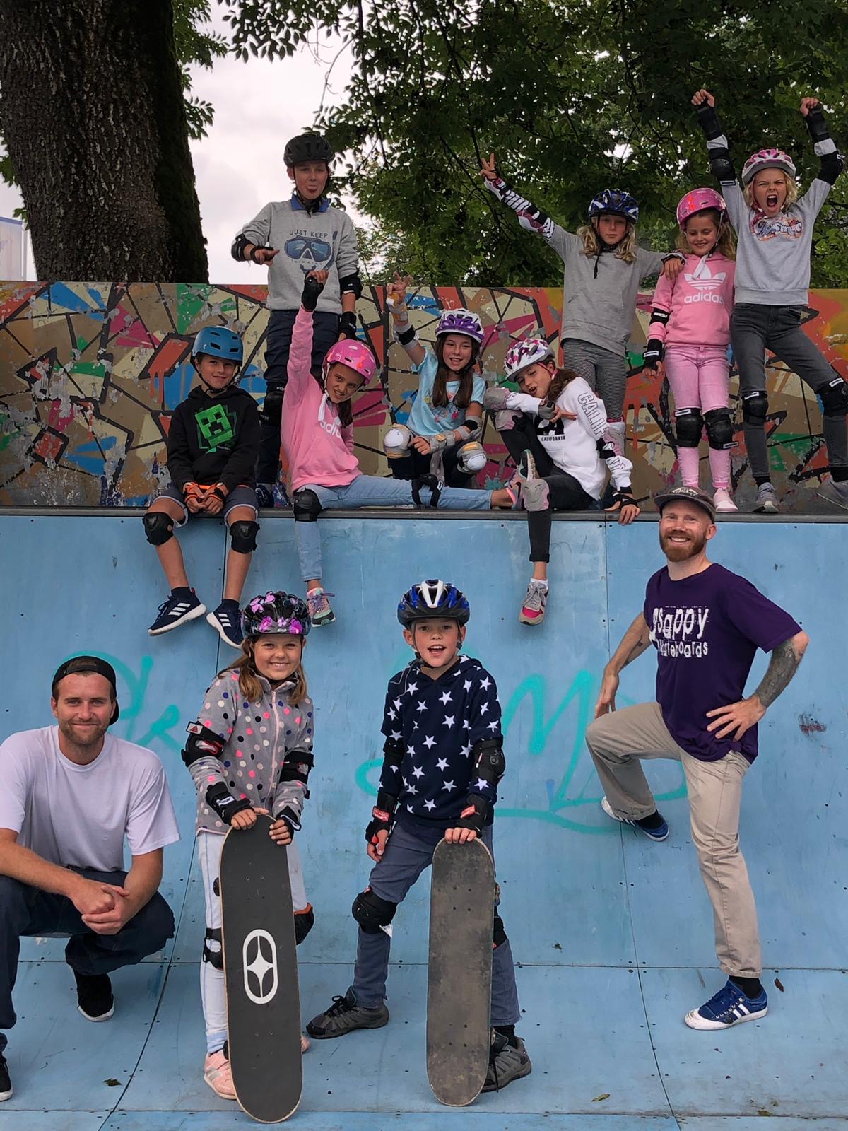 Händler - bevorzugter Kontakt: per WhatsApp - motivierte skategruppe - Skatearound 