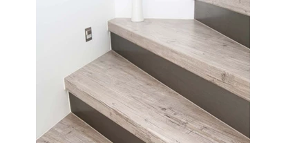 Händler - Gleisdorf - Wunderschön verkleidete Treppe mit Stufen aus Laminat.
Laminatstufen, Trittstufen aus Laminat, Renovierungsstufe, Renovierungsstufen - RenoShop Renovierungssysteme