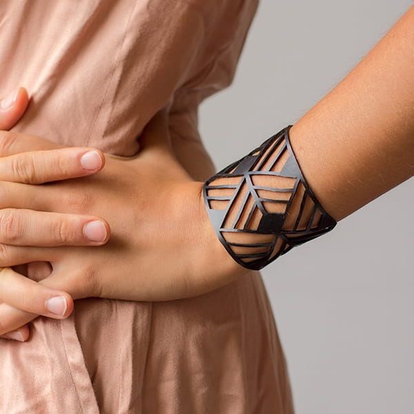 bijoo - Kautschuk-Schmuck Produkt-Beispiele Statement Armbänder