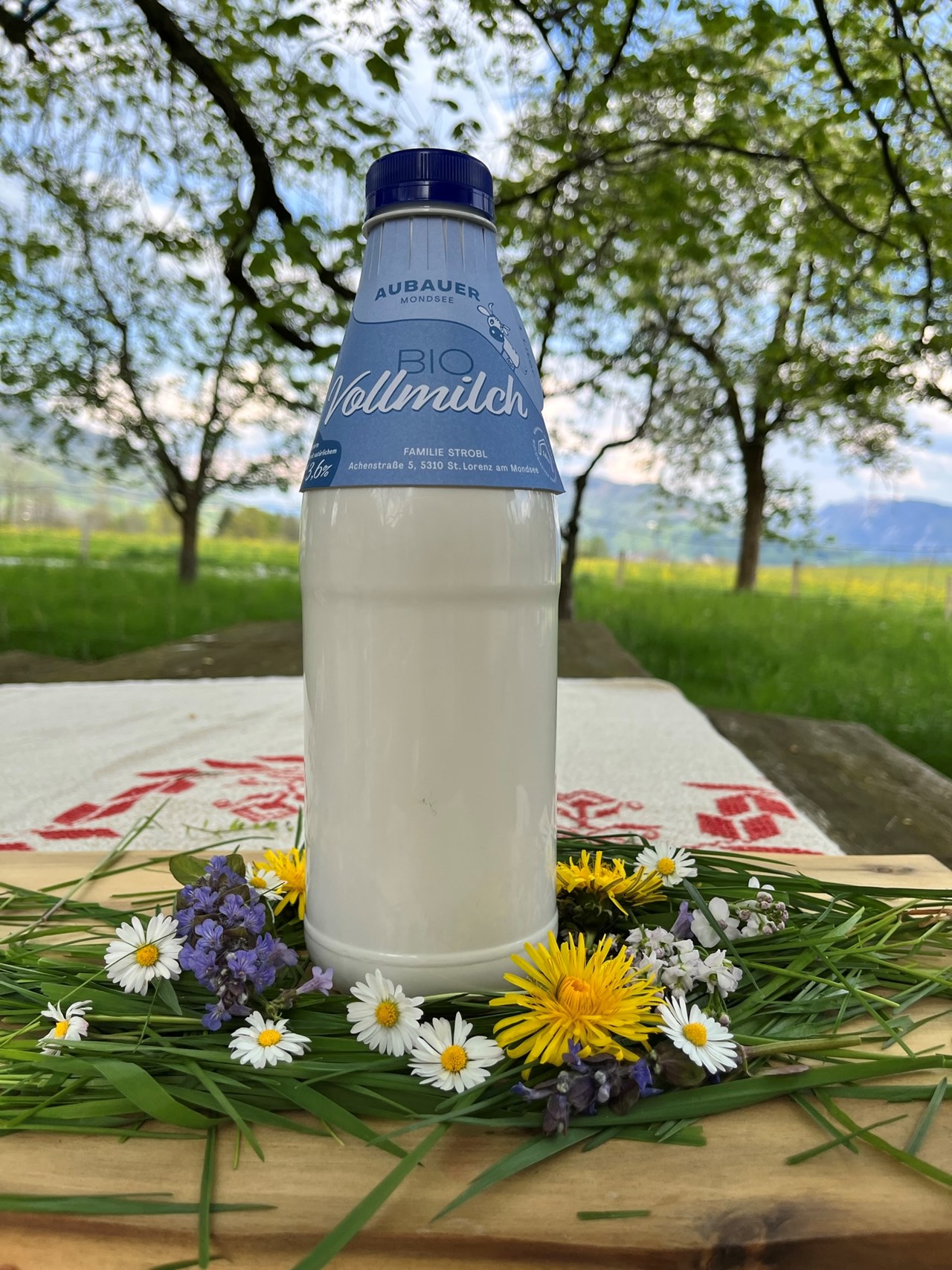 Aubauer Mondsee Produkt-Beispiele Bio Vollmilch 1L